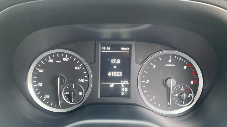 Mercedes-Benz Vito Tourer L3 Diesel Rwd 114 CDI Select 9-Seater 9G-Tronic